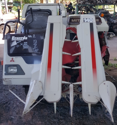 รถเกี่ยว นวดข้าว