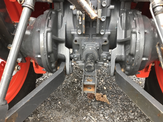 ขายรถไถคูโบต้า L5018 ใช้งาน 200 ชั่วโมง ปี 59 เล่มพร้อม อุปกรณ์ใบดันหน้าและผานไถลุกเบิก ราคา 568,000 บาท รถสวย ทุกระบบสมบูรณ์ สนใจโทร 081-9136451 ขอดูรูปเพิ่มเติมได้ทาง line:bow6451 ค่ะ  ราคาพร้อมจัดส่งฟรีค่ะ