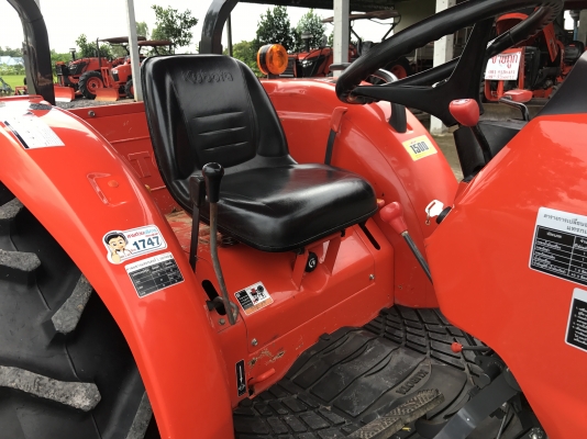 ขายรถไถคูโบต้า L5018 ใช้งาน 200 ชั่วโมง ปี 59 เล่มพร้อม อุปกรณ์ใบดันหน้าและผานไถลุกเบิก ราคา 568,000 บาท รถสวย ทุกระบบสมบูรณ์ สนใจโทร 081-9136451 ขอดูรูปเพิ่มเติมได้ทาง line:bow6451 ค่ะ  ราคาพร้อมจัดส่งฟรีค่ะ