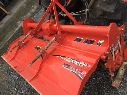 ขายรถไถคูโบต้า L4708Sp ใช้งาน 600 ชั่วโมง ปี 58 เล่มพร้อม อุปกรณ์ใบดันหน้าและจอบหมุน ราคา 498,000 บาท รถสวย ทุกระบบสมบูรณ์ สนใจโทร 081-9136451 ขอดูรูปเพิ่มเติมได้ทาง line:bow6451 ค่ะ  ราคาพร้อมจัดส่งฟรีค่ะ