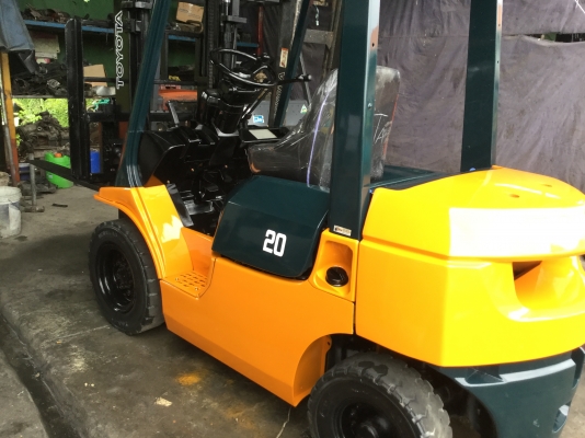 ขาย โฟรคลิฟท์ โตโยต้า รุ่น 7 ดีเซล 2 ตัน เสา 3 เมตร พร้อมใช้งานพร้อมประกัน ราคา 260000  ขายทั้งสด และ ผ่อน  มีเงินมาก  เงินน้อย. พูดคุยกั