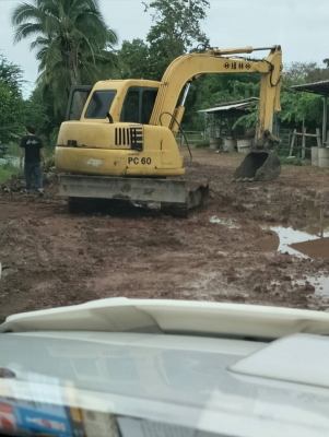 KOMATSU PC 60-7 รถใช้งานได้ปกติ เครื่องดี ปั้มดี ไม่โหลด ราคาต่อรองได้ ติดต่อ 0872976734