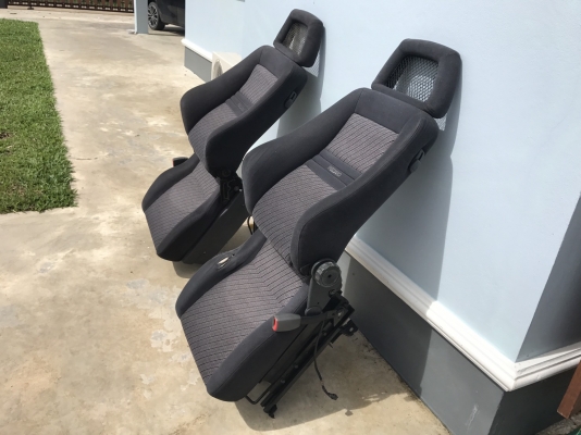 เบาะ recaro trooper หมอนตาข่าย มีขาดเล็กน้อย ตามสภาพ 8500 บาท