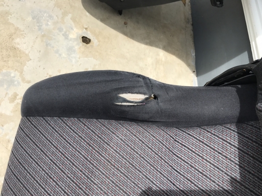 เบาะ recaro trooper หมอนตาข่าย มีขาดเล็กน้อย ตามสภาพ 8500 บาท