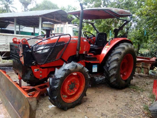 Kobota M7040 ปี57 ไมล์ 1648 ชม สภาพสวยมาก เล่มพร้อม อุปกรณ์ 2 ชิ้น ราคาต่อรองได้ ติดต่อ 0872976734