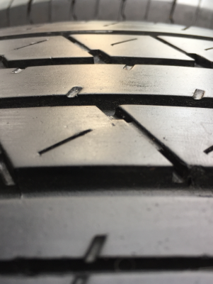 ยาง Yokohama 205 70 15 ปลายปี16 ดอกเต็ม ไม่มีปะ ใช้ยาว ราคาไม่แพง