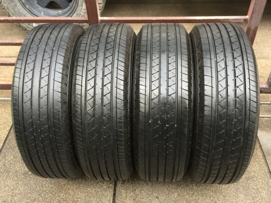 ยาง Yokohama 205 70 15 ปลายปี16 ดอกเต็ม ไม่มีปะ ใช้ยาว ราคาไม่แพง