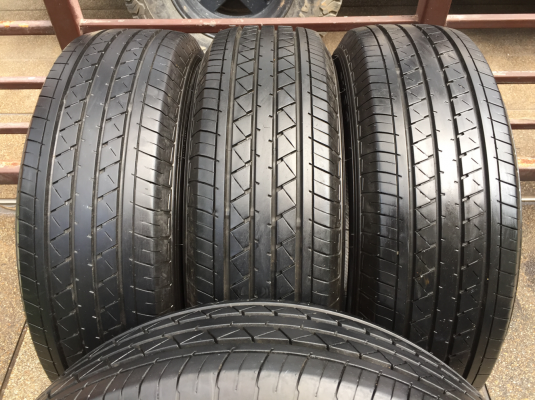 ยาง Yokohama 205 70 15 ปลายปี16 ดอกเต็ม ไม่มีปะ ใช้ยาว ราคาไม่แพง