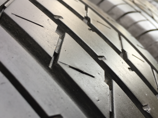 ยาง Yokohama 205 70 15 ปลายปี16 ดอกเต็ม ไม่มีปะ ใช้ยาว ราคาไม่แพง