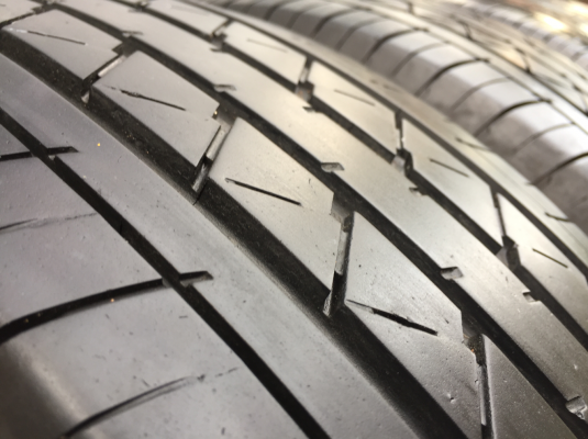 ยาง Yokohama 205 70 15 ปลายปี16 ดอกเต็ม ไม่มีปะ ใช้ยาว ราคาไม่แพง