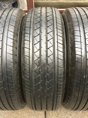 ยาง Yokohama 205 70 15 ปลายปี16 ดอกเต็ม ไม่มีปะ ใช้ยาว ราคาไม่แพง