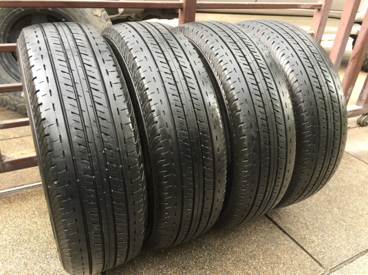 ยาง Bridgestone 205 70 15 ปลายปี16 ดอกเต็ม ไม่มีปะ ใช้ยาว ราคาไม่แพง