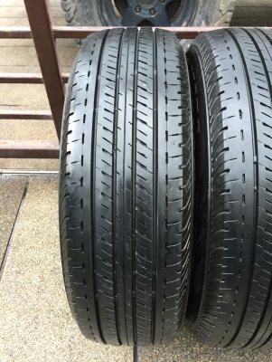 ยาง Bridgestone 205 70 15 ปลายปี16 ดอกเต็ม ไม่มีปะ ใช้ยาว ราคาไม่แพง