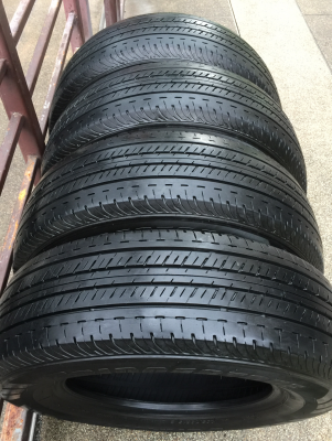 ยาง Bridgestone 205 70 15 ปลายปี16 ดอกเต็ม ไม่มีปะ ใช้ยาว ราคาไม่แพง