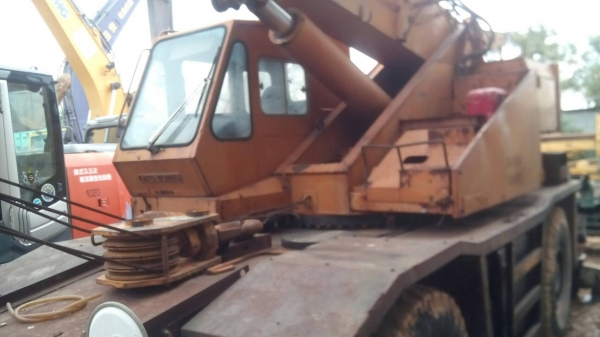 กาโตะ KATO MR 25 ตัน เก่านอก ราคา 3,000,000 บาท รถกทม.