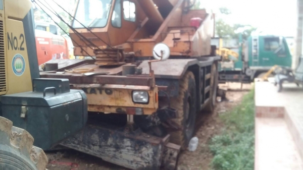 กาโตะ KATO MR 25 ตัน เก่านอก ราคา 3,000,000 บาท รถกทม.