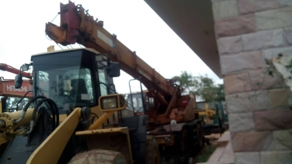 กาโตะ KATO MR 25 ตัน เก่านอก ราคา 3,000,000 บาท รถกทม.