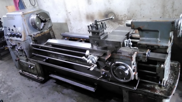 **ขายถูกๆเครื่องกลึงมือสองจากญี่ปุ่น** CHUBU KOKI LL-1500 9 Feet รุ่นหนัก สวิงถอดคอม้า 800มม. ผ่านราง 600มม. ผ่านสไลด์ 300 มม.พวงมาลัยขวา บึกบึน แข็งแรง แน่น  พร้อมใช้งานครับ