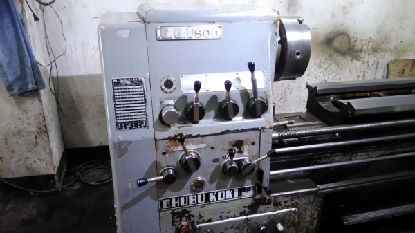 **ขายถูกๆเครื่องกลึงมือสองจากญี่ปุ่น** CHUBU KOKI LL-1500 9 Feet รุ่นหนัก สวิงถอดคอม้า 800มม. ผ่านราง 600มม. ผ่านสไลด์ 300 มม.พวงมาลัยขวา บึกบึน แข็งแรง แน่น  พร้อมใช้งานครับ