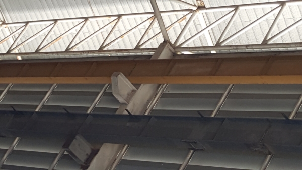 ขายเหล็กบีมขนาด175&times;350หรือ7&times;14นิ้วยาว6เมตร16เส้นเส้นบนยังไม่ได้ใช้งานราคากิโลละ19บาท