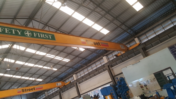 ขายเสาเฮชบีม300&times;300ยาว5เมตรมี13ต้นรันเวย์ตัวเครนไม่มีโลละ18บาท