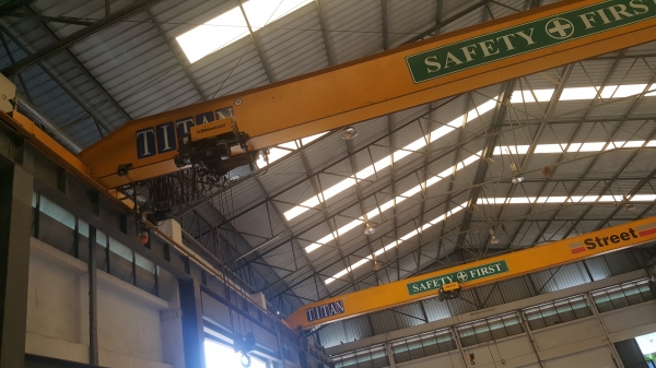 ขายเสาเฮชบีม300&times;300ยาว5เมตรมี13ต้นรันเวย์ตัวเครนไม่มีโลละ18บาท