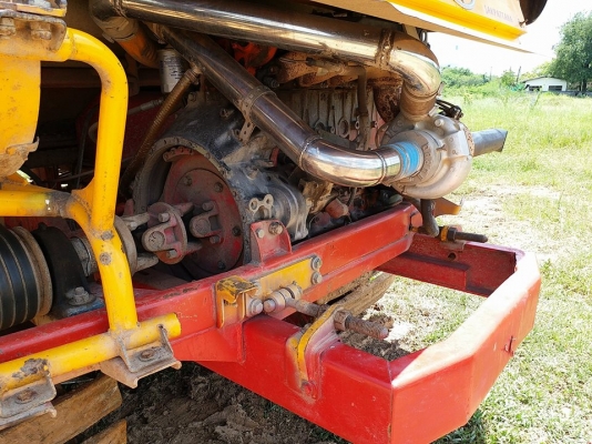 ขายรถเกี่ยวข้าวKM49 ช่วงล่าง12ปั๊ม23ไดกิ้น อุ้ม2.5ตันสภาพพร้อมใช้งานช่วงล่างดี