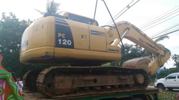 ขาย 1,250,000 บาท KOMATSU PC120-8 ทำงาน 8,000 ชม. เครื่องดี ปั้มแรง โช่หนา เอวแน่น ไฟฟ้าครบ แอร์เย็น เอกสารแจ้งจำหน่าย รถอยู่ จ.ราชบุรี โทร&ไอดีไลน์ 0610710295 ขาย 1,250,000 บาท KOMATSU PC120-8 ทำงาน 8,000 ชม. เครื่องดี ปั้มแรง โช่หนา เอวแน่น ไฟฟ้าครบ แอร์เย็น เอกสารแจ้งจำหน่าย รถอยู่ จ.ราชบุรี โทร&ไอดีไลน์ 0610710295