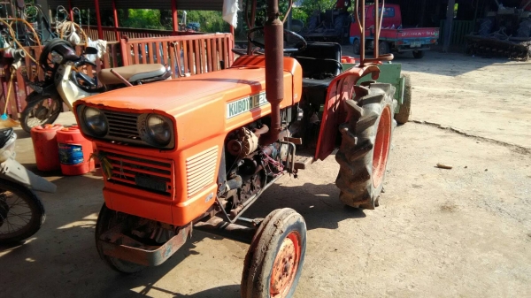 รถไถคูโบต้าต้ารุ่นL2000