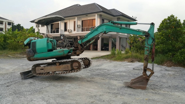 ขายรถแบคโฮ KOMATSU PC30-7 เอกสารอินวอย ราคา 265000