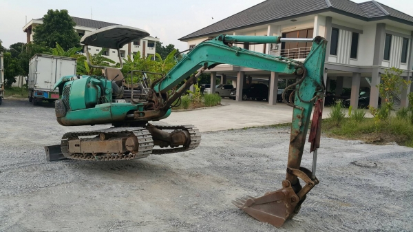 ขายรถแบคโฮ KOMATSU PC30-7 เอกสารอินวอย ราคา 265000