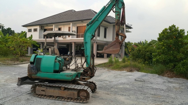 ขายรถแบคโฮ KOMATSU PC30-7 เอกสารอินวอย ราคา 265000