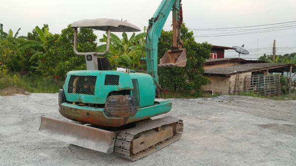 ขายรถแบคโฮ KOMATSU PC30-7 เอกสารอินวอย ราคา 265000