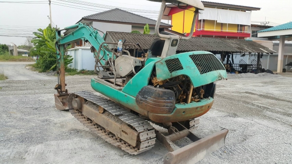 ขายรถแบคโฮ KOMATSU PC30-7 เอกสารอินวอย ราคา 265000