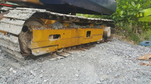 ขายรถแบคโฮ KOMATSU PC30-6 เอกสารอินวอย ราคา 175000