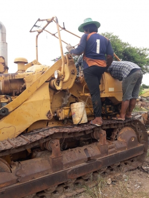 ขายรถแทรคเตอร์ KOMATSU D60S มีวินหลัง ราคา 350000