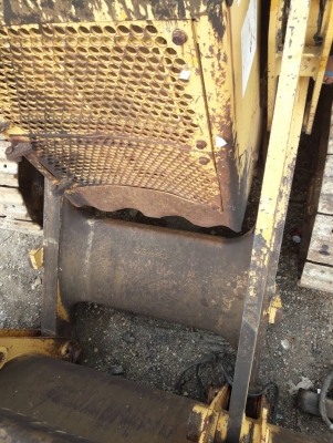 ขายรถแทรคเตอร์ KOMATSU D60S มีวินหลัง ราคา 350000