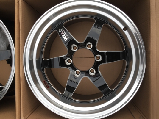 ล้อแม็ก WELD ขอบ18 หน้า 9.5-10.5 งาน YUSTA  ของใหม่แกะกล่องรัดยางเปอร์เซ็นต์ ครบชุด 4 วง 14000