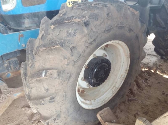 ขายรถไถ NewHolland รุ่น T5060 ( 105 แรง ) รถใช้งาน 2,000 กว่าชั่วโมง