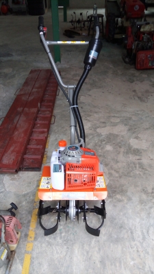 ขายรถพรวน สาดดิน 2 จังหวะของใหม่นำเข้า เหมาะงานเบาๆราคา 12000 บาทครับ