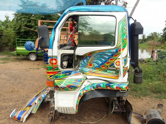 ขายหัวหกล้อ UD ตามสภาพไม่ผุ มียุบประตู กระจกหน้าไม่มี