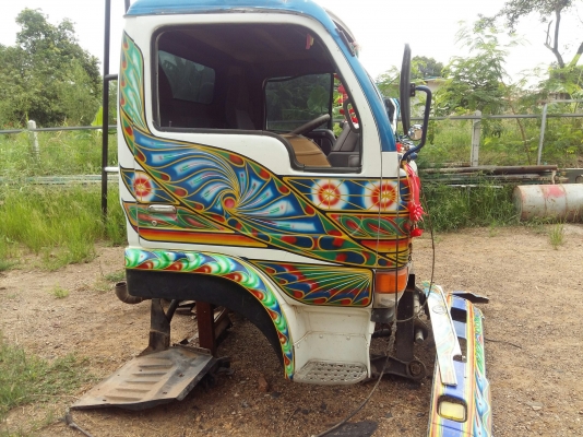 ขายหัวหกล้อ UD ตามสภาพไม่ผุ มียุบประตู กระจกหน้าไม่มี