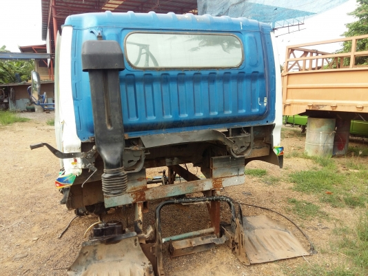 ขายหัวหกล้อ UD ตามสภาพไม่ผุ มียุบประตู กระจกหน้าไม่มี