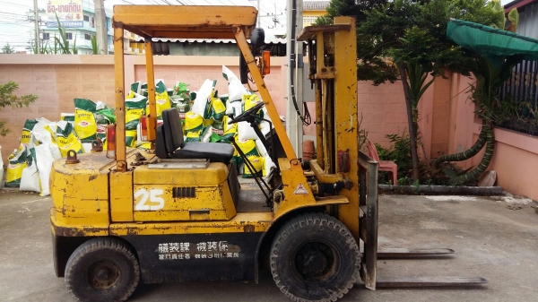 รถโฟลคลิฟท์ MITSUBISHI เครื่องยนต์ ดีเซล  น้ำหนักยก 2.5 ตัน  ยกสูง 4 เมตร