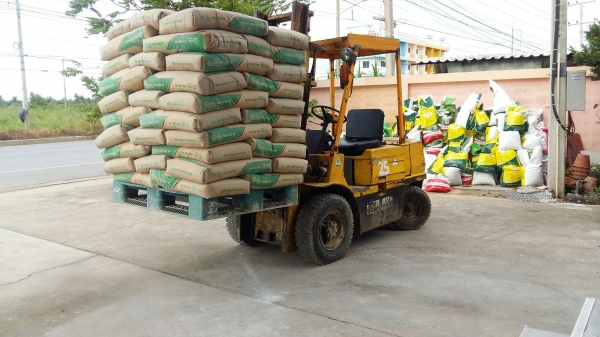 รถโฟลคลิฟท์ MITSUBISHI เครื่องยนต์ ดีเซล  น้ำหนักยก 2.5 ตัน  ยกสูง 4 เมตร