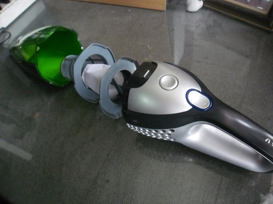 เครื่องดูดฝุ่น มือถือแบบไร้สาย ELECTROLUX ZB4103 สีเขียว