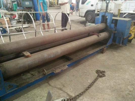 ขายเครี่องม้วนเหล็กแผ่นขนาดยาว2500เช็นหรือ8ฟุตลูกกลิ้งตันโต7"เพลาตันม้วนหนา6-8มิลราคาเบาๆครับ