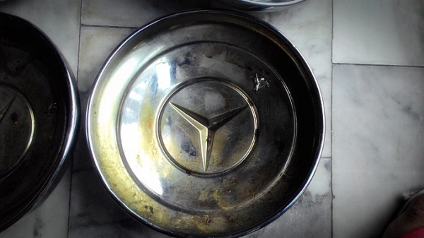 ขายฝาครอบล้อBenz ซาลาเปา สภาพพร้อมใช้ ขายฝาครอบล้อBenz ซาลาเปา สภาพพร้อมใช้