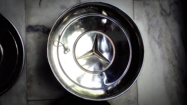 ขายฝาครอบล้อBenz ซาลาเปา สภาพพร้อมใช้ ขายฝาครอบล้อBenz ซาลาเปา สภาพพร้อมใช้