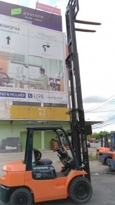 Toyota7fd25ขนาด2.5ตัน เสาสูง6เมตร เกียร์ออร์โต้ เครื่องยนต์ดีเซล2Z ราคาต่อรองได้